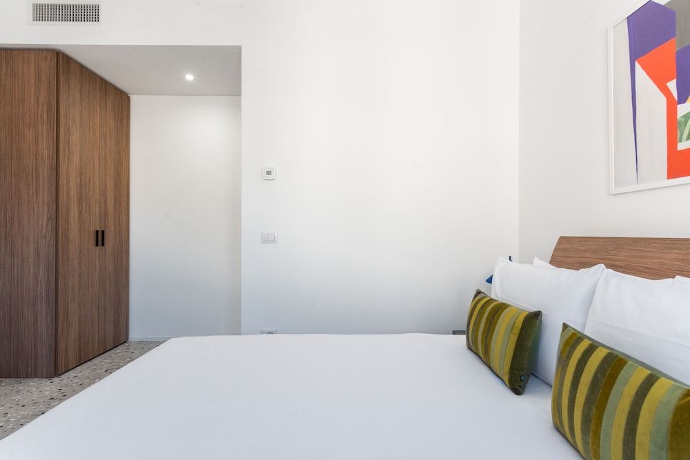 undefined Numa Rome Verso 9