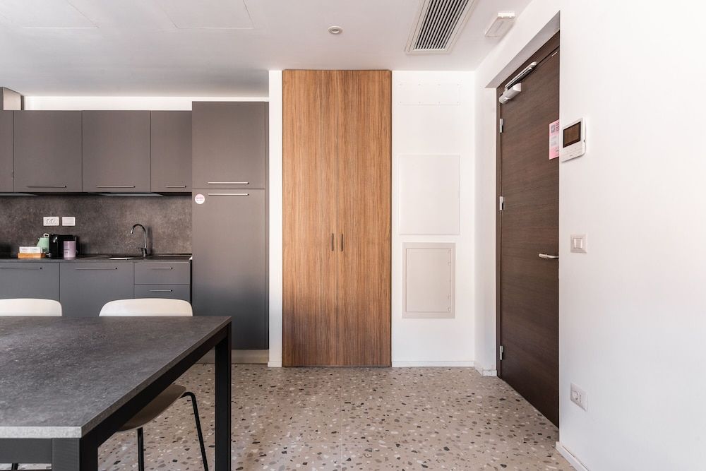 undefined Numa Rome Verso 10