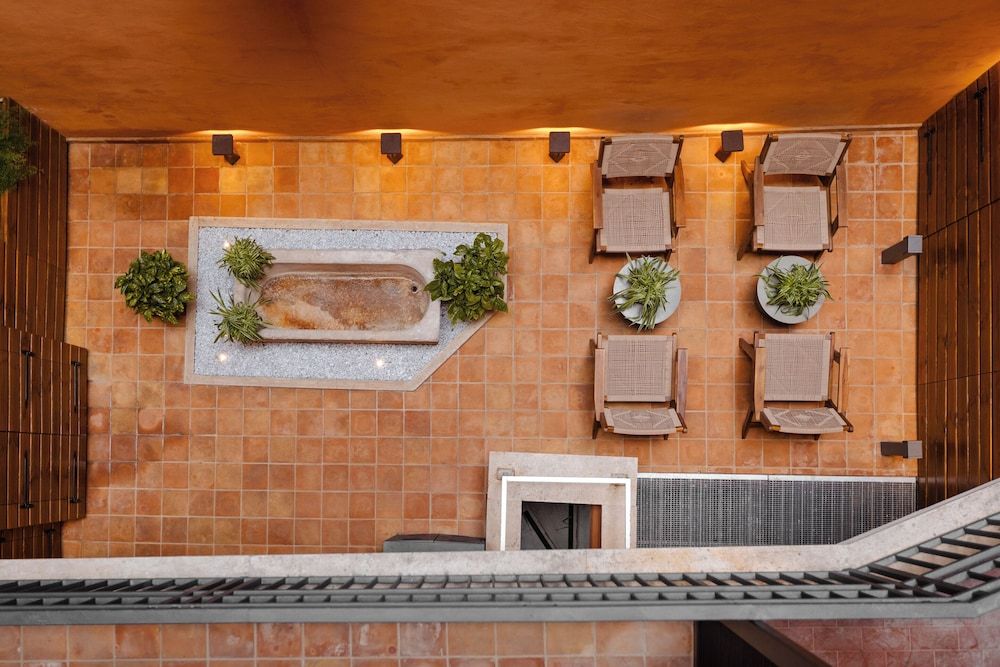 undefined Sonder by Marriott Bonvoy Antinoo Apartments Piazza del Parlamento 4