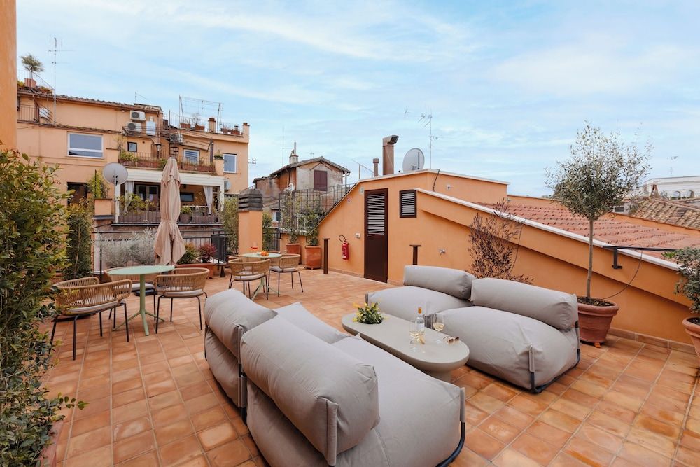 undefined Sonder by Marriott Bonvoy Antinoo Apartments Piazza del Parlamento 10