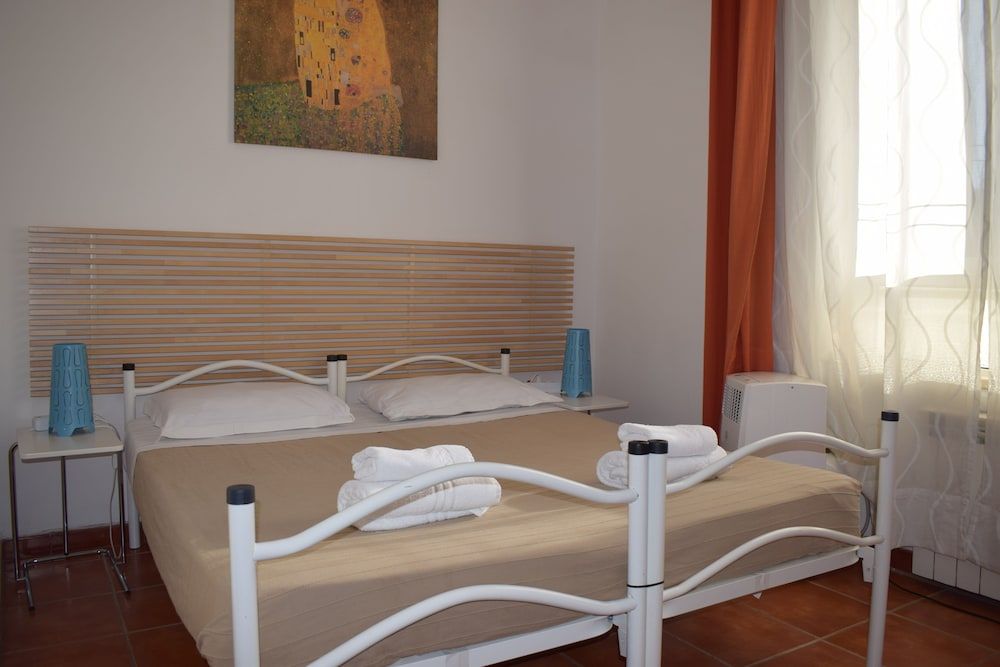 undefined Rose Santamaria Residence - Hostel