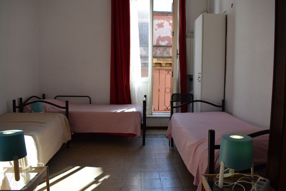 Bar dell'Artista Hostel Standard Shared Dormitory, Women only, Shared Bathroom 10