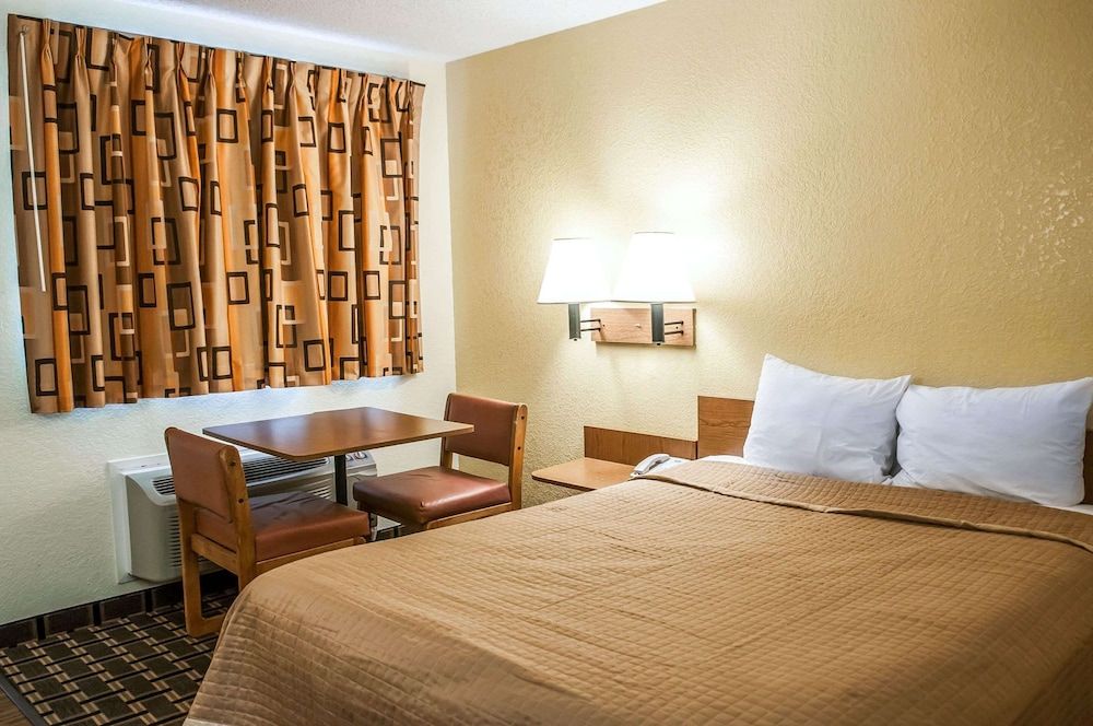 Standard Room, 1 Queen Bed, Non Smoking