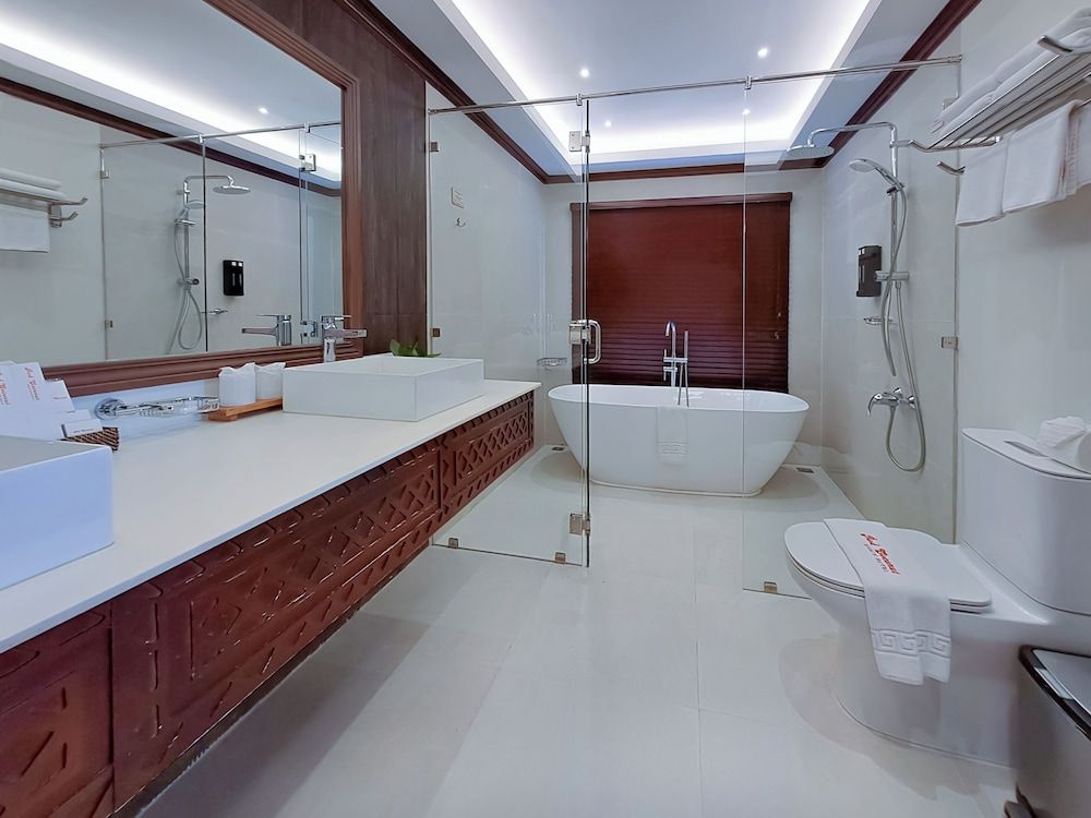 undefined Red Coconut Beach Hotel 10