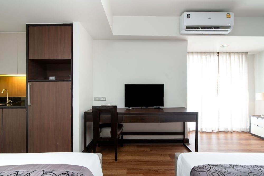 Lily Hotel Bangkok Superior Twin Room 7