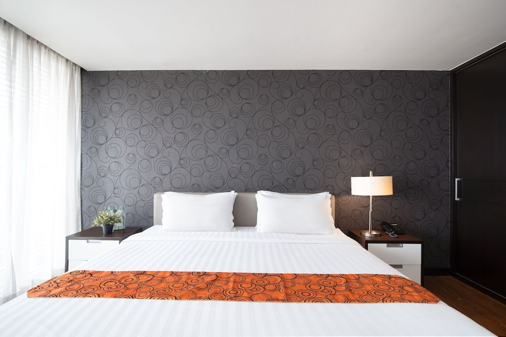 undefined Lily Hotel Bangkok