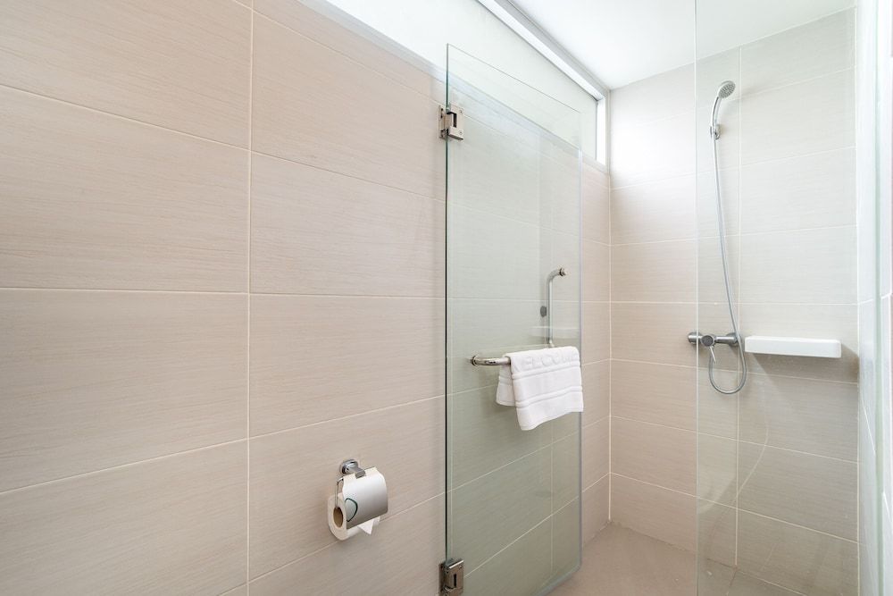 Lily Hotel Bangkok Superior Twin Room 6