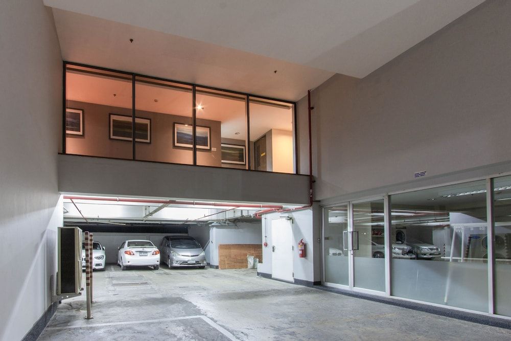 undefined Lily Hotel Bangkok 8