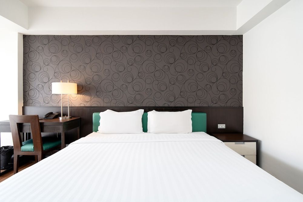 undefined Lily Hotel Bangkok 5