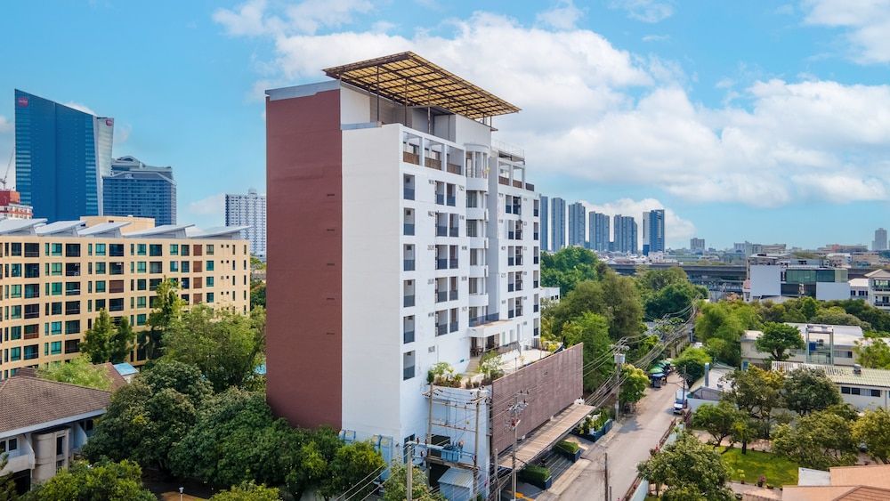 undefined Lily Hotel Bangkok 3