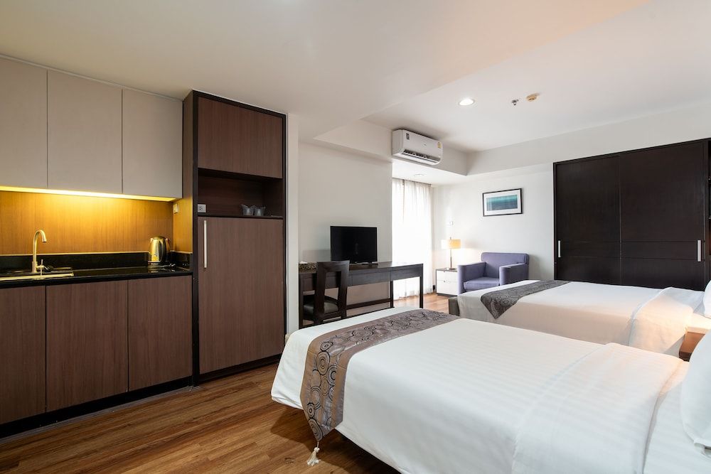 Lily Hotel Bangkok Superior Twin Room 2