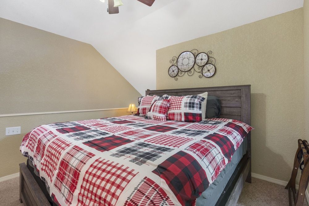 Condo, Multiple Beds, Balcony, Garden View (Journey Down Abby Lane )