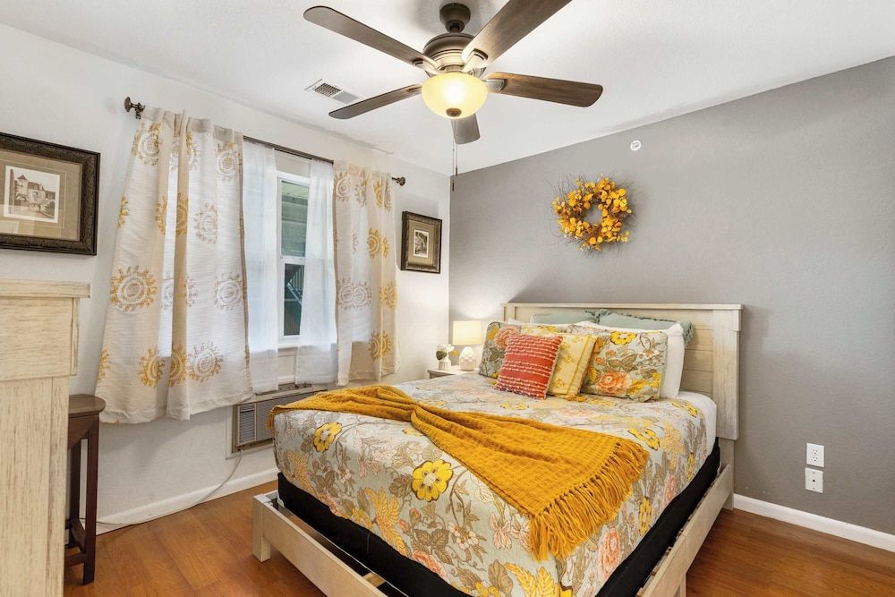 Condo, Multiple Beds, Kitchen (Valley View Treehouse)