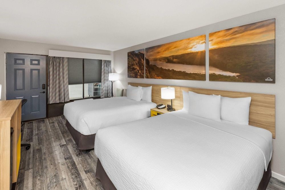 Room, 2 Queen Beds, Non Smoking (Pet-friendly)