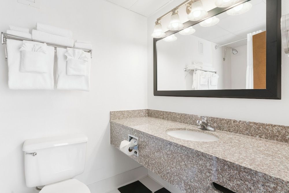 Thousand Hills Resort Hotel Premium Double Queen Room, Corner View 5