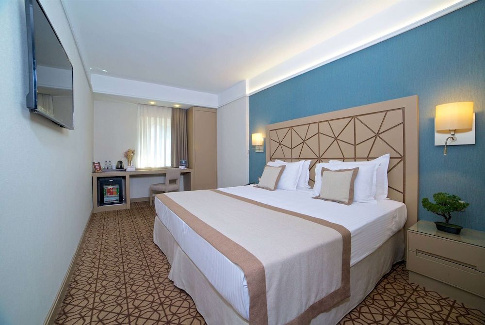 Ramada by Wyndham Istanbul Taksim Standard Room, 1 King Bed