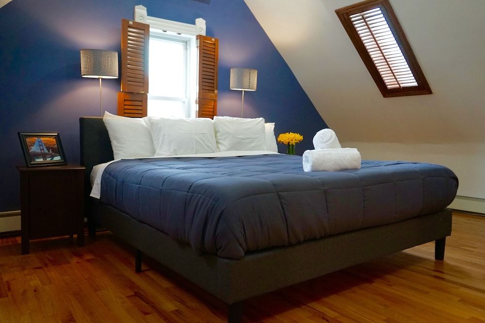 3-Level Bucktown Home - Amazing Outdoors & Parking Family House, Patio 10