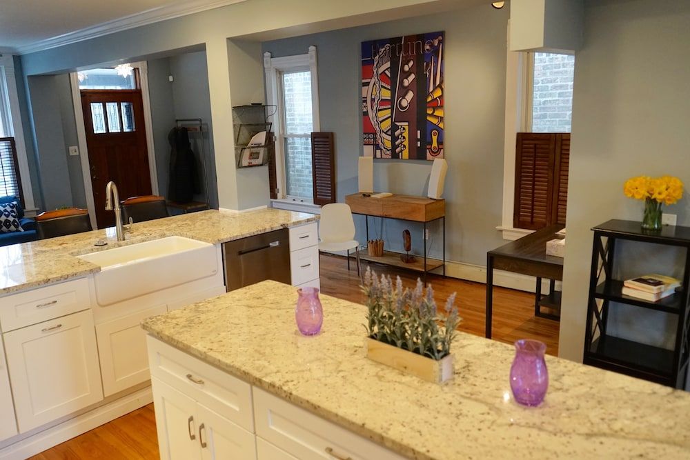 3-Level Bucktown Home - Amazing Outdoors & Parking Family House, Patio 14