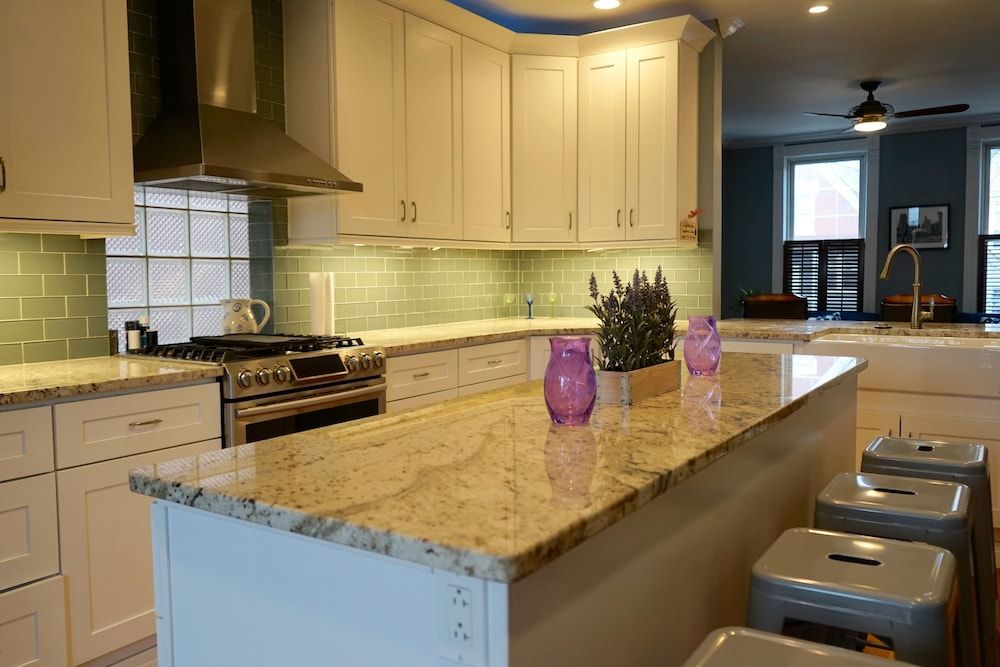 3-Level Bucktown Home - Amazing Outdoors & Parking Family House, Patio 11