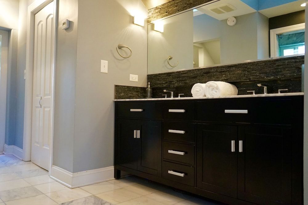 3-Level Bucktown Home - Amazing Outdoors & Parking Family House, Patio 26