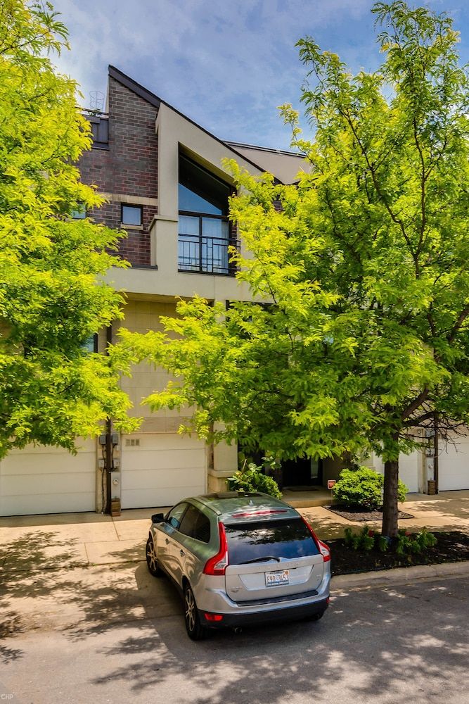 undefined Chicago Townhome 3