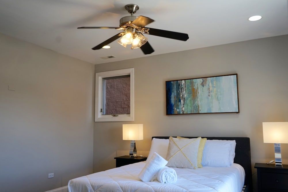 undefined McCormick Business Traveler Delight w 2 Balconies 4