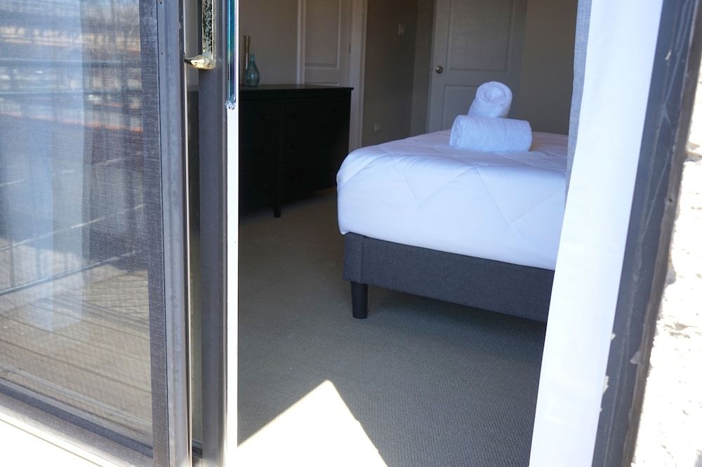 undefined McCormick Business Traveler Delight w 2 Balconies 7