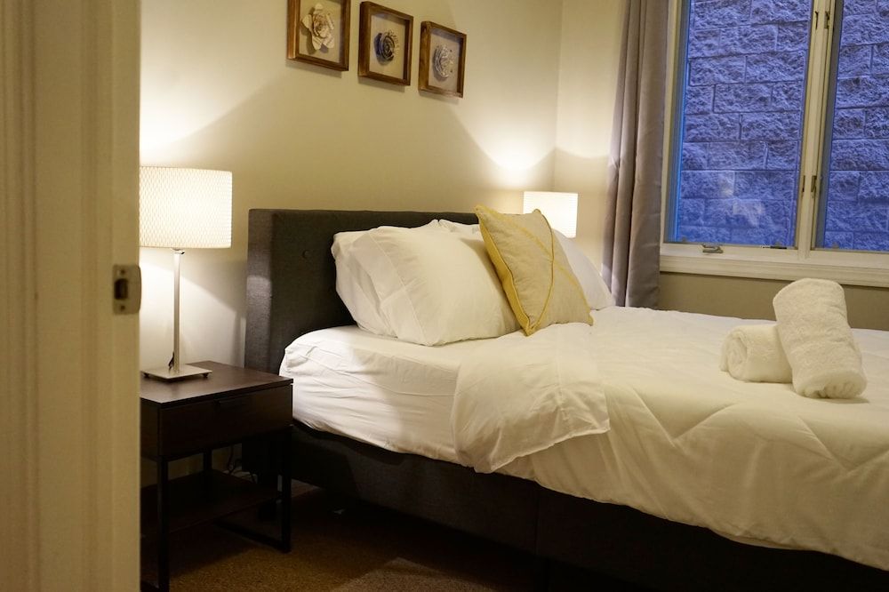 undefined McCormick Business Traveler Delight w 2 Balconies 2