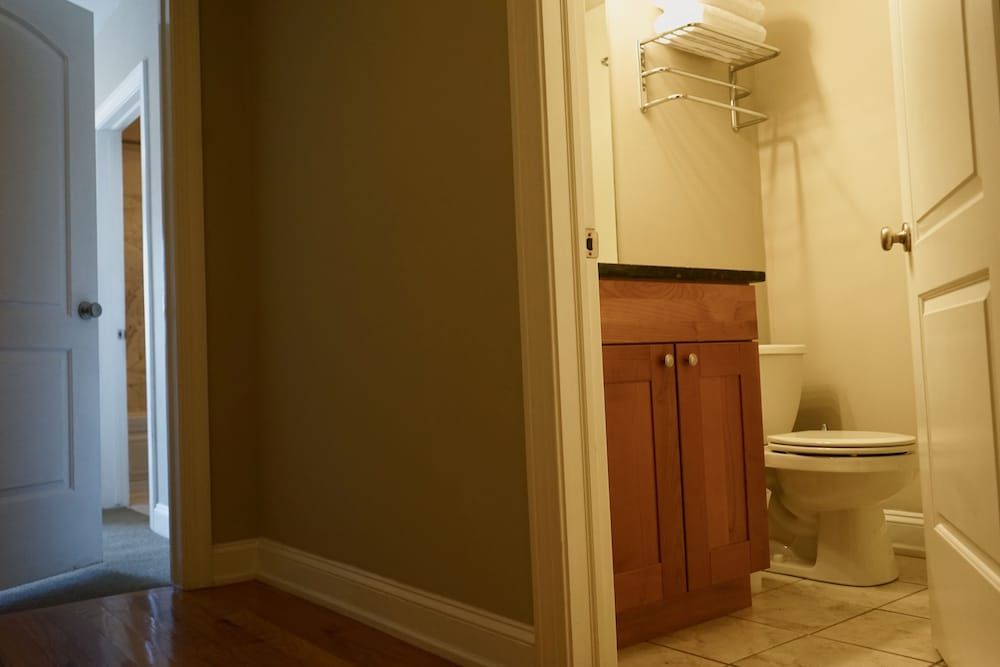 McCormick Business Traveler Delight w 2 Balconies Business Apartment, Balcony, City View 18