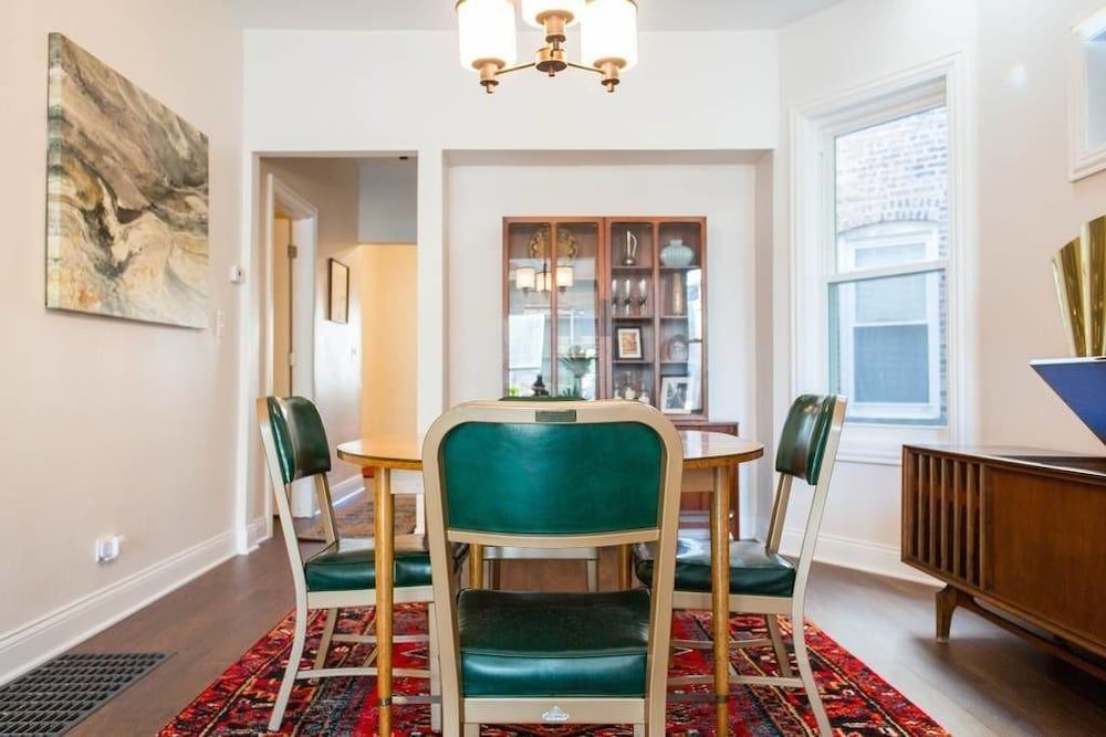 undefined Chic Logan Pad - Modern Meets Retro 5