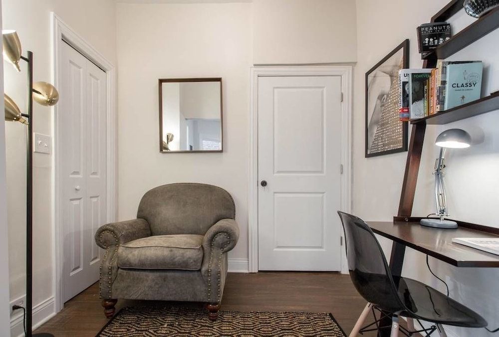 undefined Chic Logan Pad - Modern Meets Retro 7