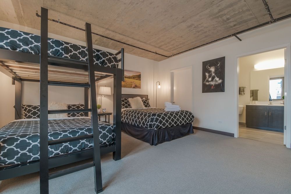 Wrigley Suites Exclusive Apartment, 2 Bedrooms, Non Smoking, Kitchen 3