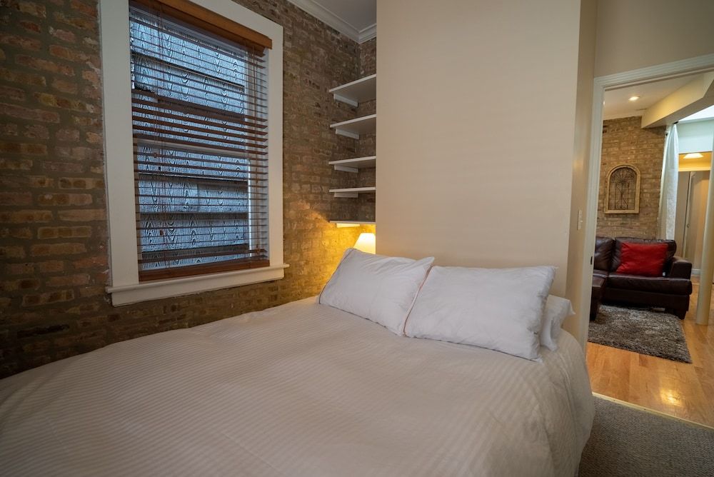 undefined Old Town Suites Operated by Roscoe Village Guesthouse 4