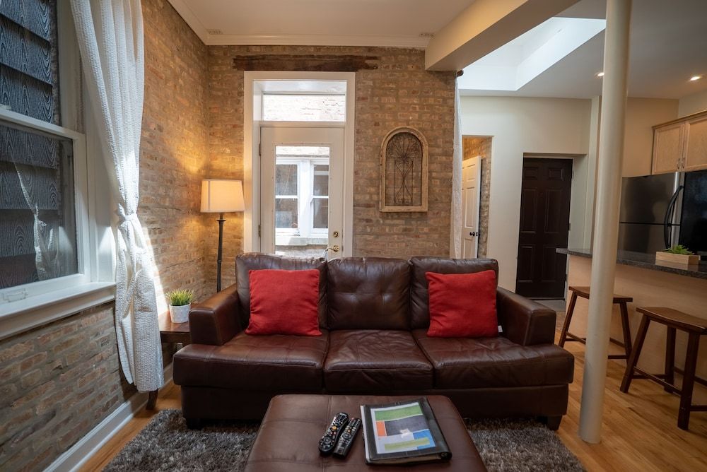 Old Town Suites Operated by Roscoe Village Guesthouse Suite, Private Bathroom (Northside Suites #1R) 11