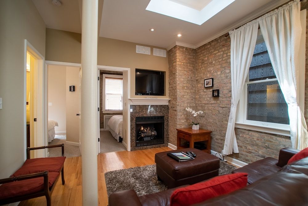 Old Town Suites Operated by Roscoe Village Guesthouse Suite, Private Bathroom (Northside Suites #1R) 9