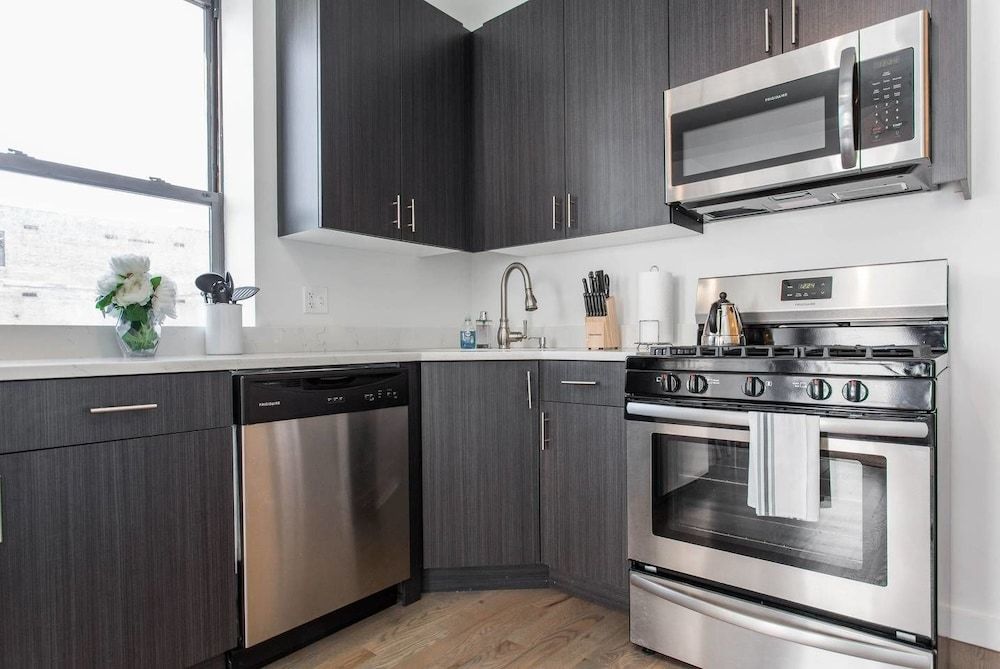 undefined Chestnut Charm - Modern 1 BDR in Downtown 8