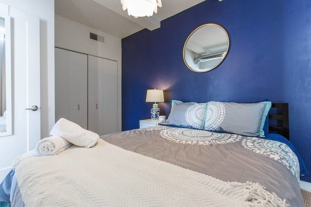 undefined Chestnut Charm - Modern 1 BDR in Downtown 4