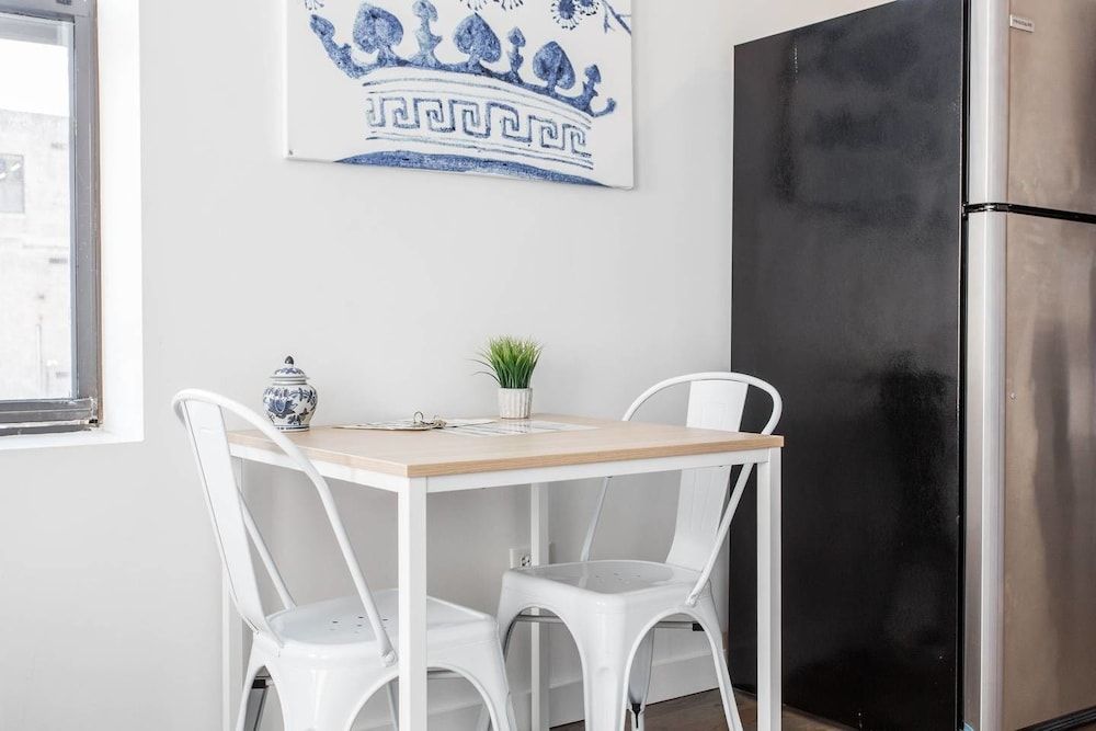 Chestnut Charm - Modern 1 BDR in Downtown Apartment (1 Bedroom) 11