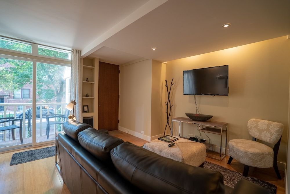 Lincoln Park Suites Operated by Roscoe Village Guesthouse Suite, Private Bathroom (Lincoln Park #1F) 9