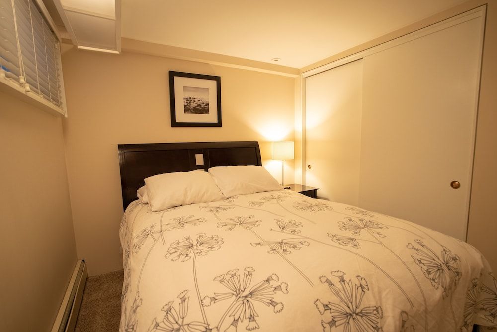 Lincoln Park Suites Operated by Roscoe Village Guesthouse Suite, Private Bathroom (Lincoln Park #2) 7