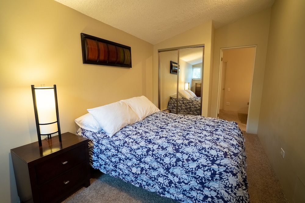 undefined Lincoln Park Suites Operated by Roscoe Village Guesthouse 9