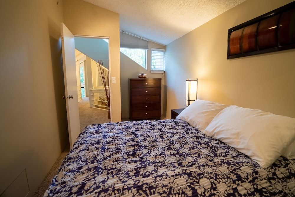 Lincoln Park Suites Operated by Roscoe Village Guesthouse Suite, Private Bathroom (Lincoln Park #2) 8