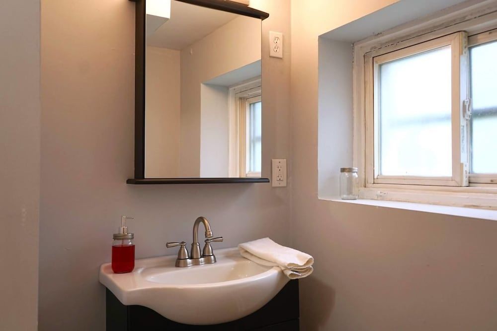 The Karlov Connection - Ohare Wrigley Gateway Apartment (2 Bedrooms) 17