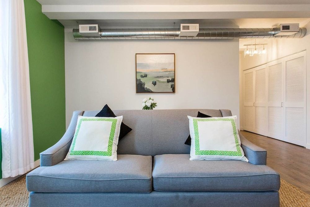 Juniper Mist - Modern 1 Bdr in Downtown Apartment (1 Bedroom) 13