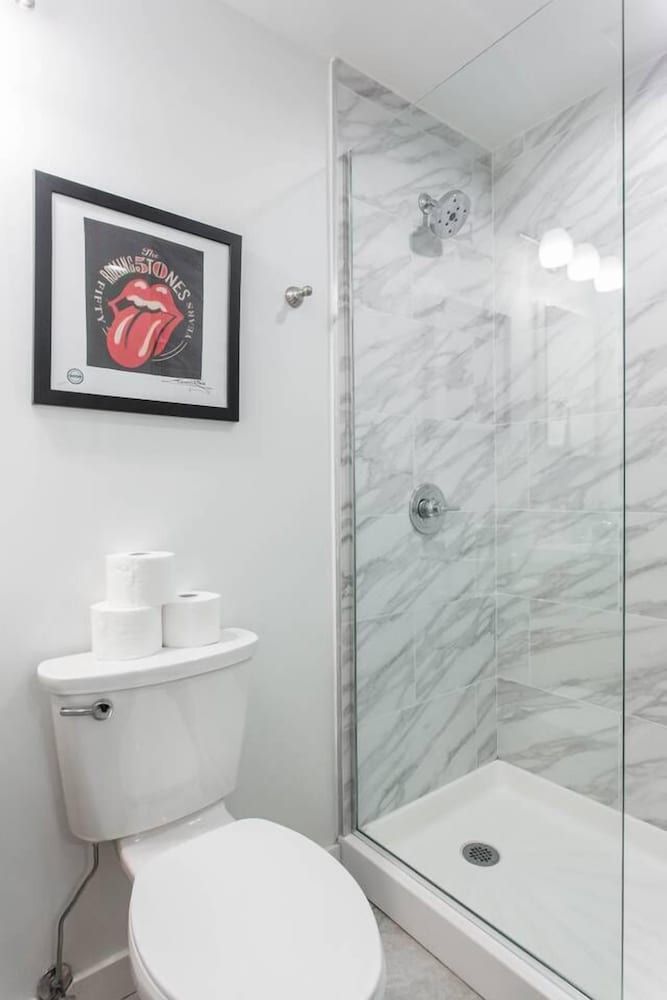 Sycamore Sunset - Modern 1bdr in Downtown Apartment (1 Bedroom) 13