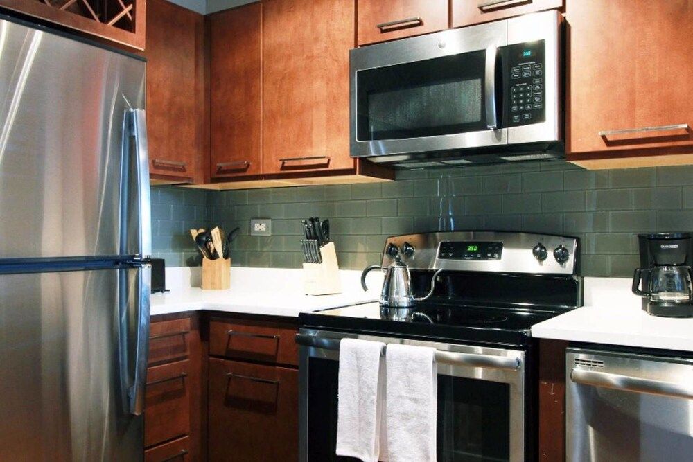 The Gulfstream - Vibrant Studio Heart of Downtown Apartment (0 Bedroom) 13