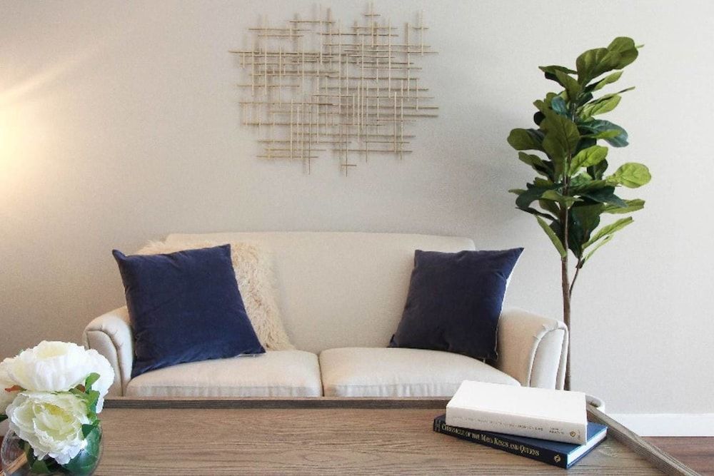 The Gulfstream - Vibrant Studio Heart of Downtown Apartment (0 Bedroom) 15