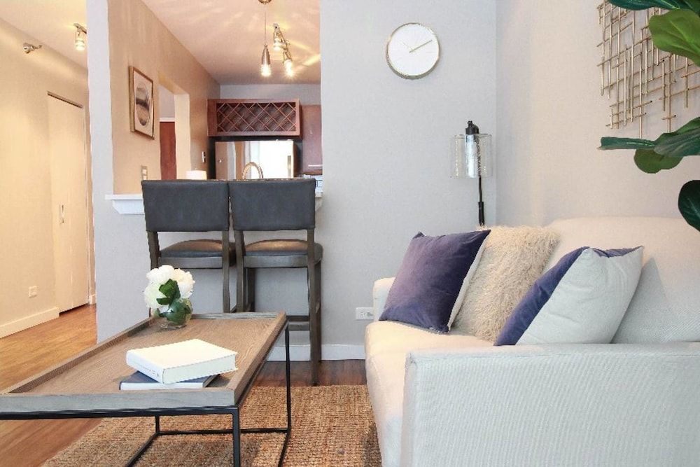 The Gulfstream - Vibrant Studio Heart of Downtown Apartment (0 Bedroom) 20