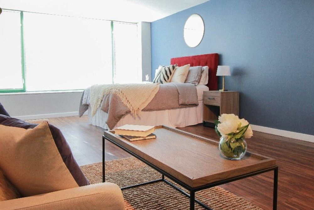 undefined The Gulfstream - Vibrant Studio Heart of Downtown