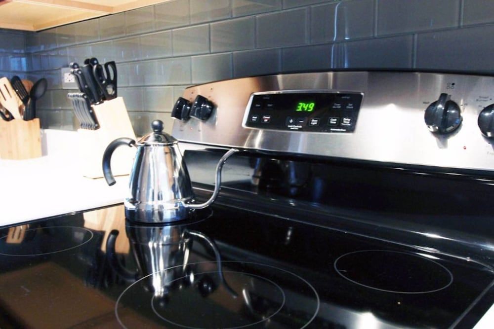 The Gulfstream - Vibrant Studio Heart of Downtown Apartment (0 Bedroom) 9